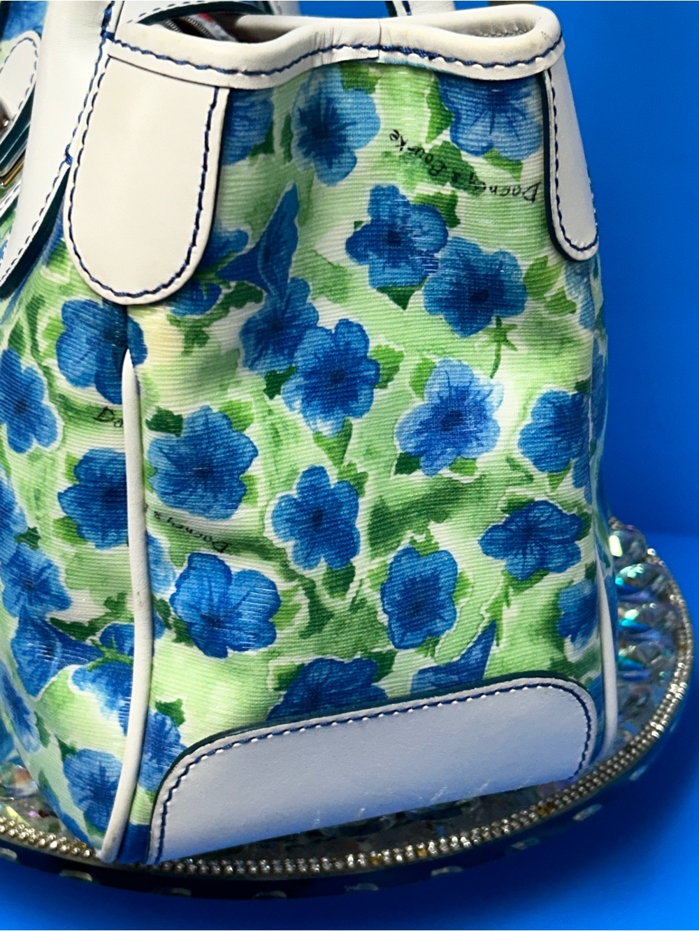 Dooney and Bourke White Tote Bag with Blue Floral Print Approximately 14 x 8 x 5 - Picture 6 of 17
